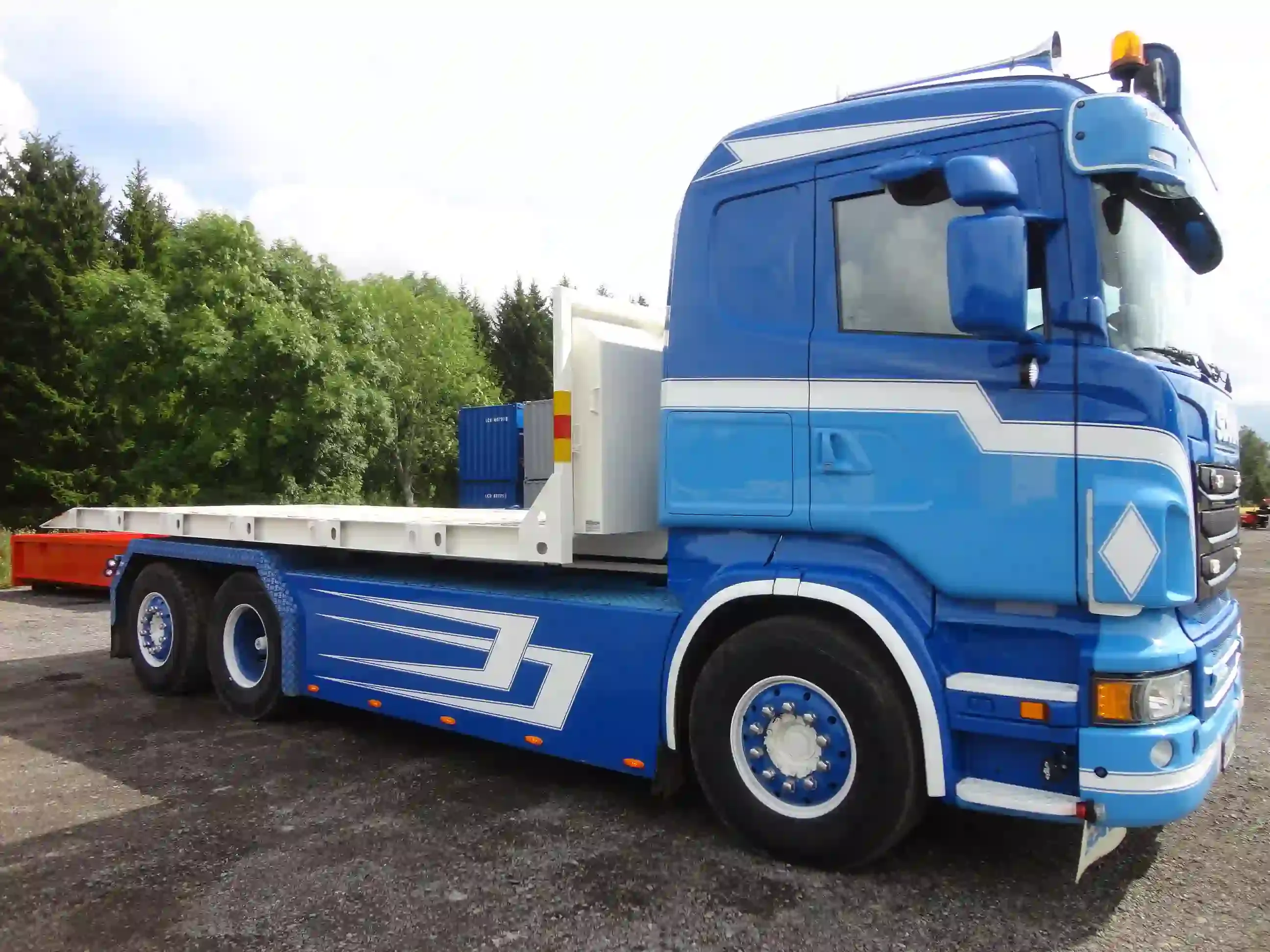 Vitt maskinflak pa bil 004